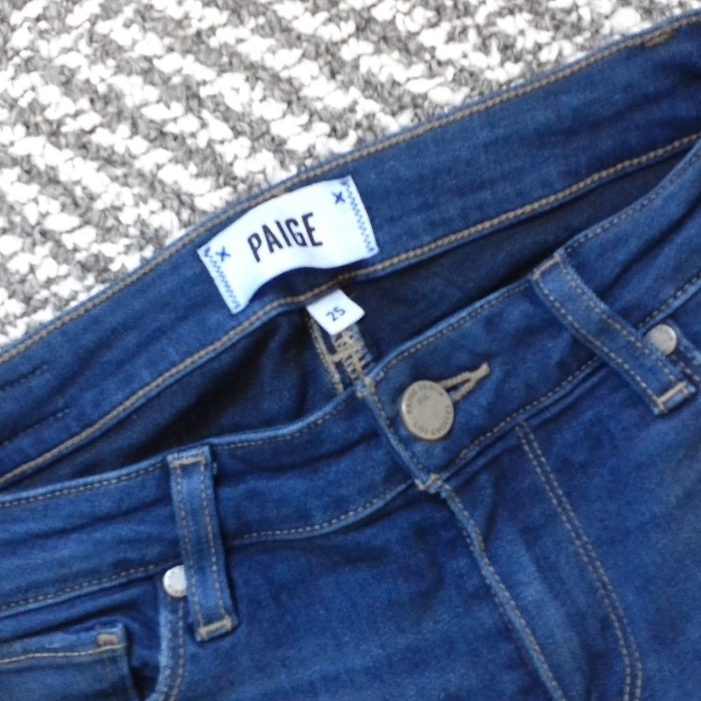 PAIGE SIZE 25 JEANS